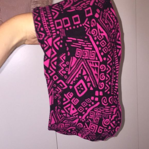 Decree pink Bandeau top, small, abstract / tribal - Picture 10 of 12